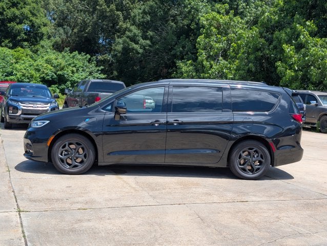 2024 Chrysler Pacifica Hybrid Premium S Appearance Pkg