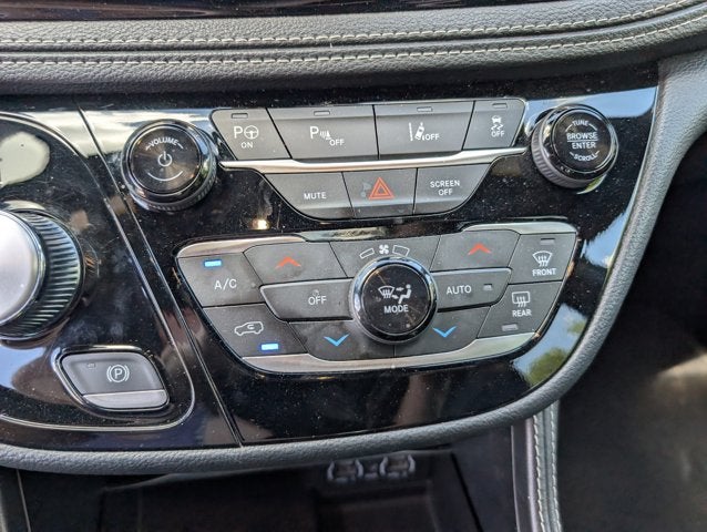 2024 Chrysler Pacifica Hybrid Premium S Appearance Pkg