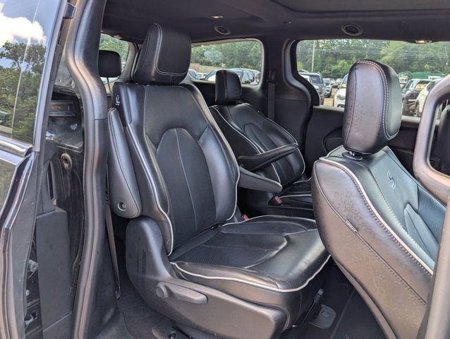 2024 Chrysler Pacifica Hybrid Premium S Appearance Pkg