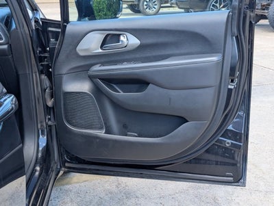 2024 Chrysler Pacifica Hybrid Premium S Appearance Pkg