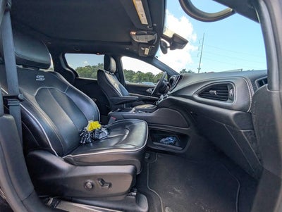 2024 Chrysler Pacifica Hybrid Premium S Appearance Pkg