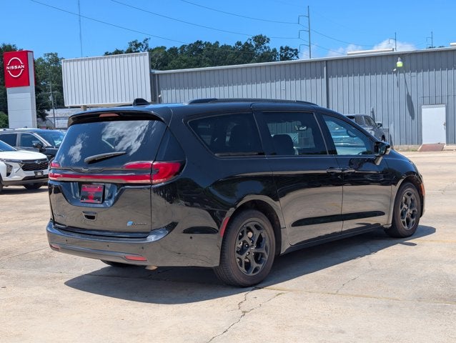 2024 Chrysler Pacifica Hybrid Premium S Appearance Pkg