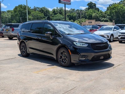 2024 Chrysler Pacifica Hybrid Premium S Appearance Pkg
