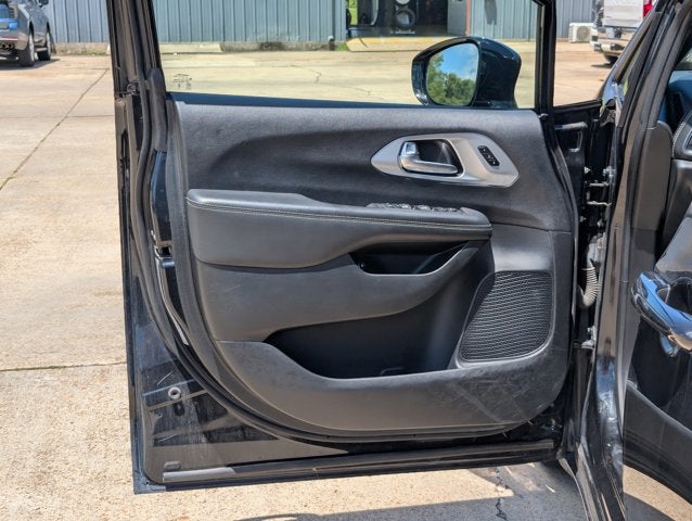 2024 Chrysler Pacifica Hybrid Premium S Appearance Pkg