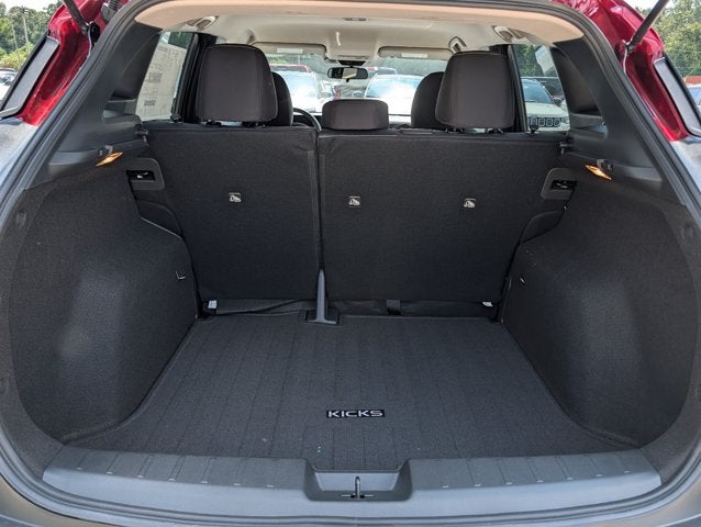 2027 Nissan Kicks SV