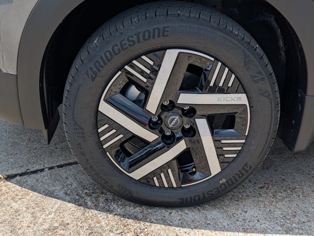 2027 Nissan Kicks SV