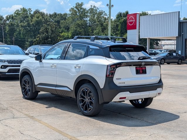 2027 Nissan Kicks SR