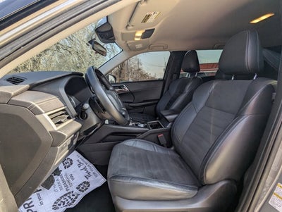 2023 Mitsubishi Outlander SE