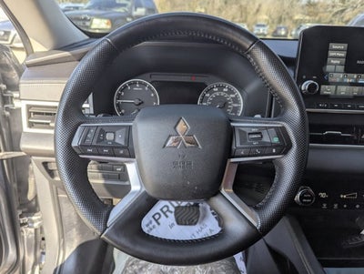 2023 Mitsubishi Outlander SE