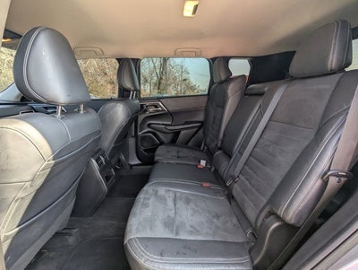 2023 Mitsubishi Outlander SE