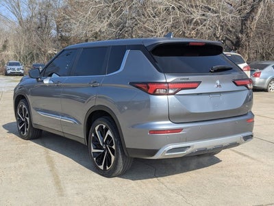 2023 Mitsubishi Outlander SE
