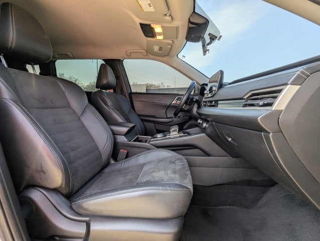 2023 Mitsubishi Outlander SE