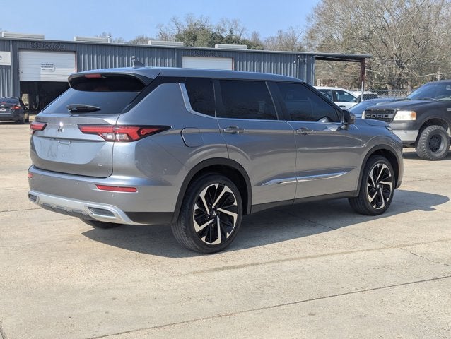 2023 Mitsubishi Outlander SE