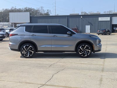 2023 Mitsubishi Outlander SE