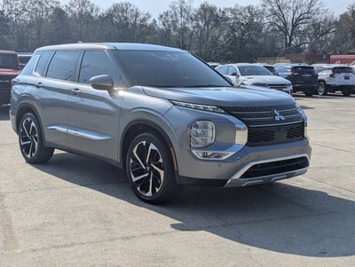 2023 Mitsubishi Outlander SE