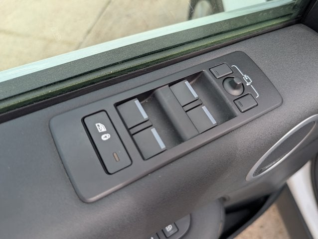 2024 Land Rover Discovery S