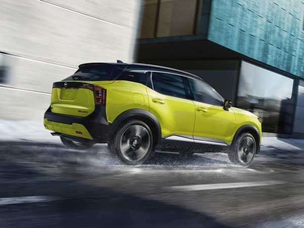 2025 Nissan Kicks driving