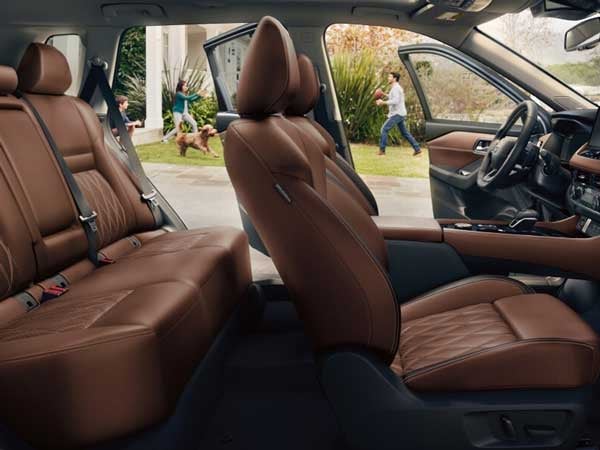 2025 Nissan Rogue seats