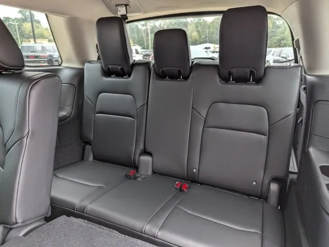 2025 Nissan Pathfinder back seats
