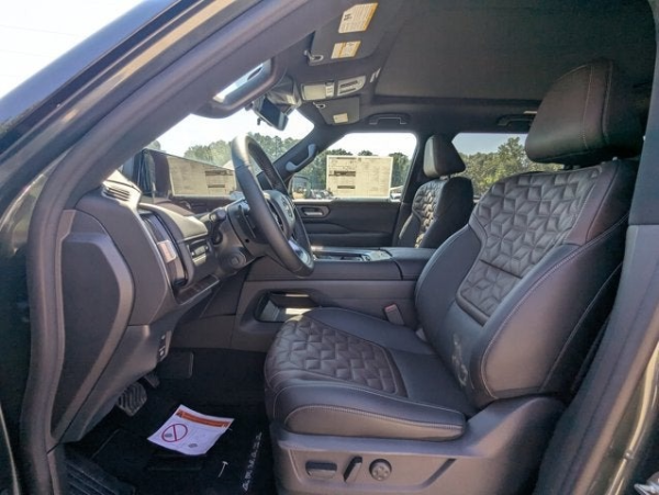2026 Nissan Armada Front seats