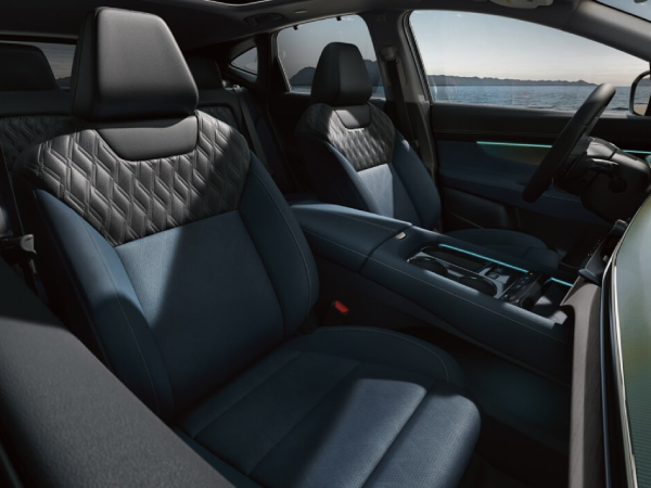 2026 Nissan Murano Leather seats